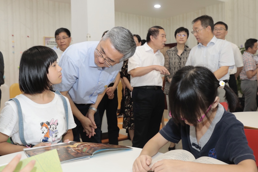 全国人大常委会执法检查组莅临海亮幸福院调研